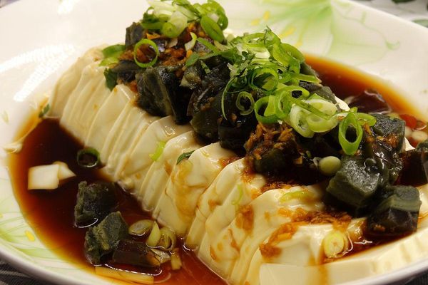 皮蛋豆腐